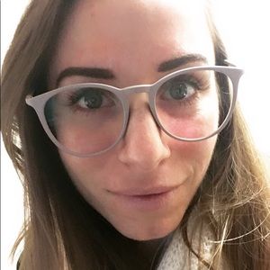 Meet your Posher, Leah